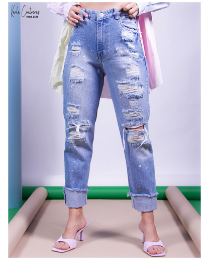 Jeans Momfit desbastillado, 1 boton con roturas.