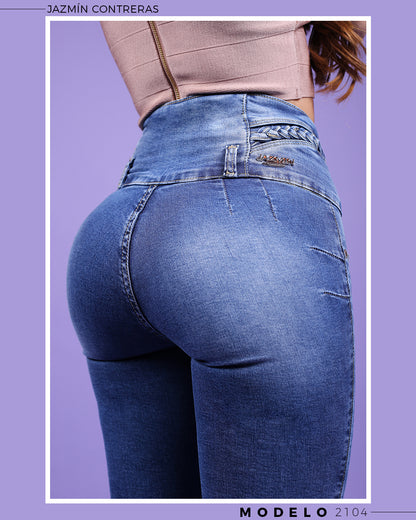 Jeans corte colombiano, con trenza en pretina