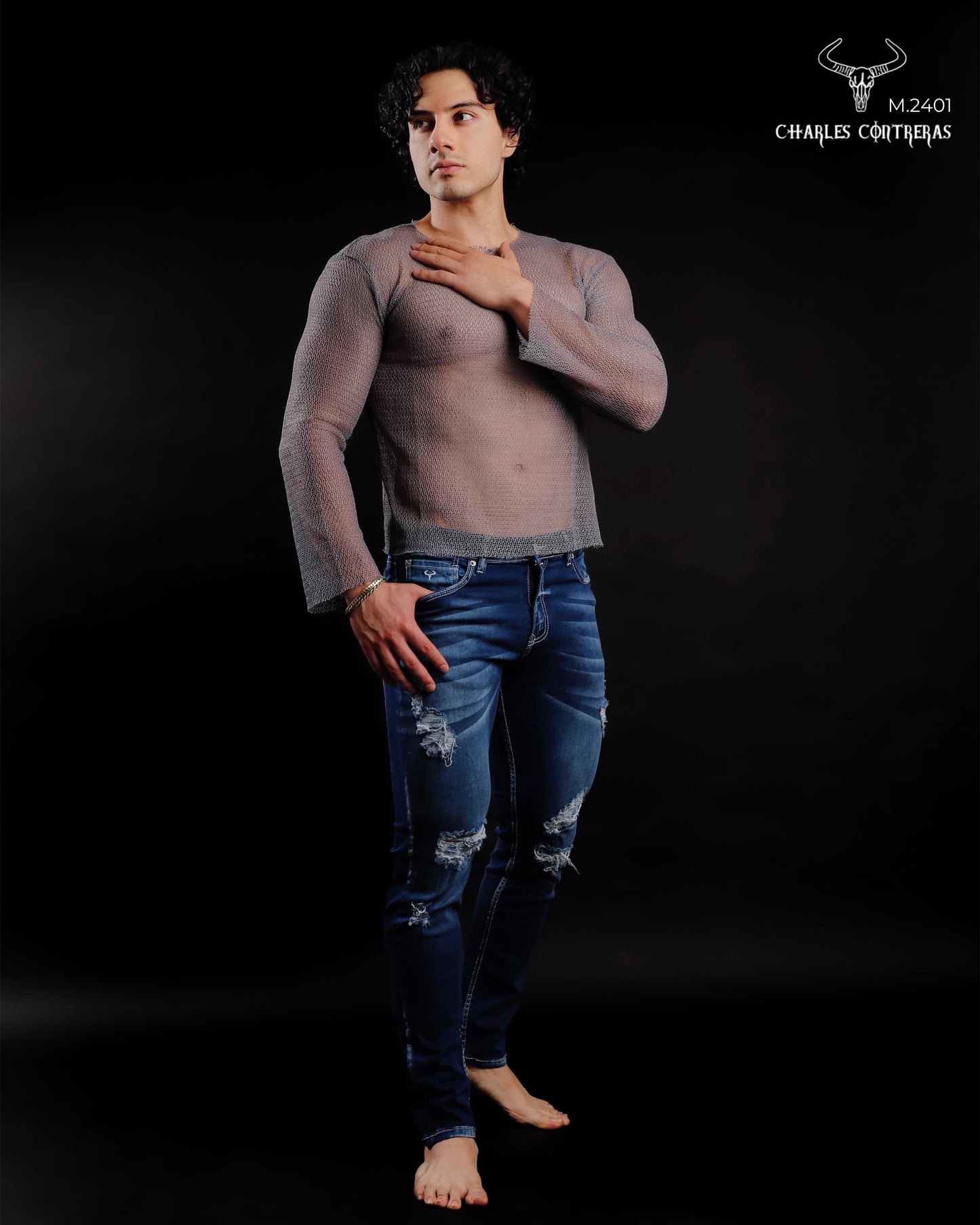 Jeans corte Slim, para caballero con roturas.