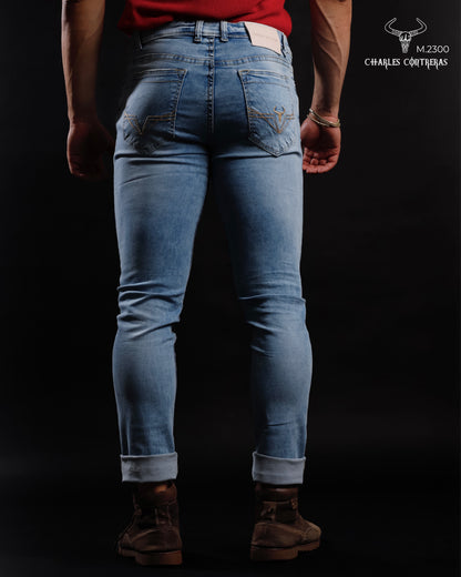 Jeans para caballero Corte Slim.