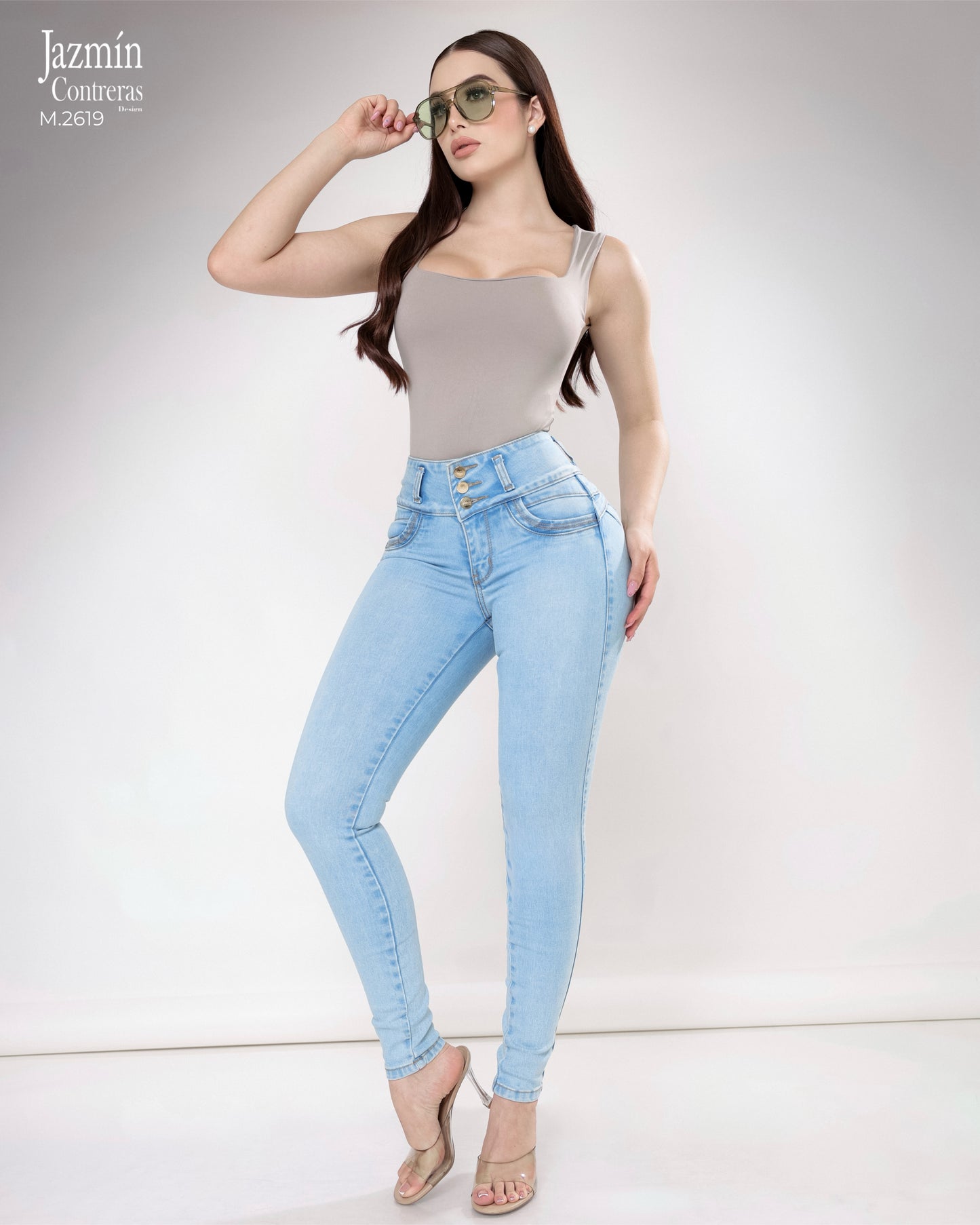 Jeans corte colombiano. 3 botones.