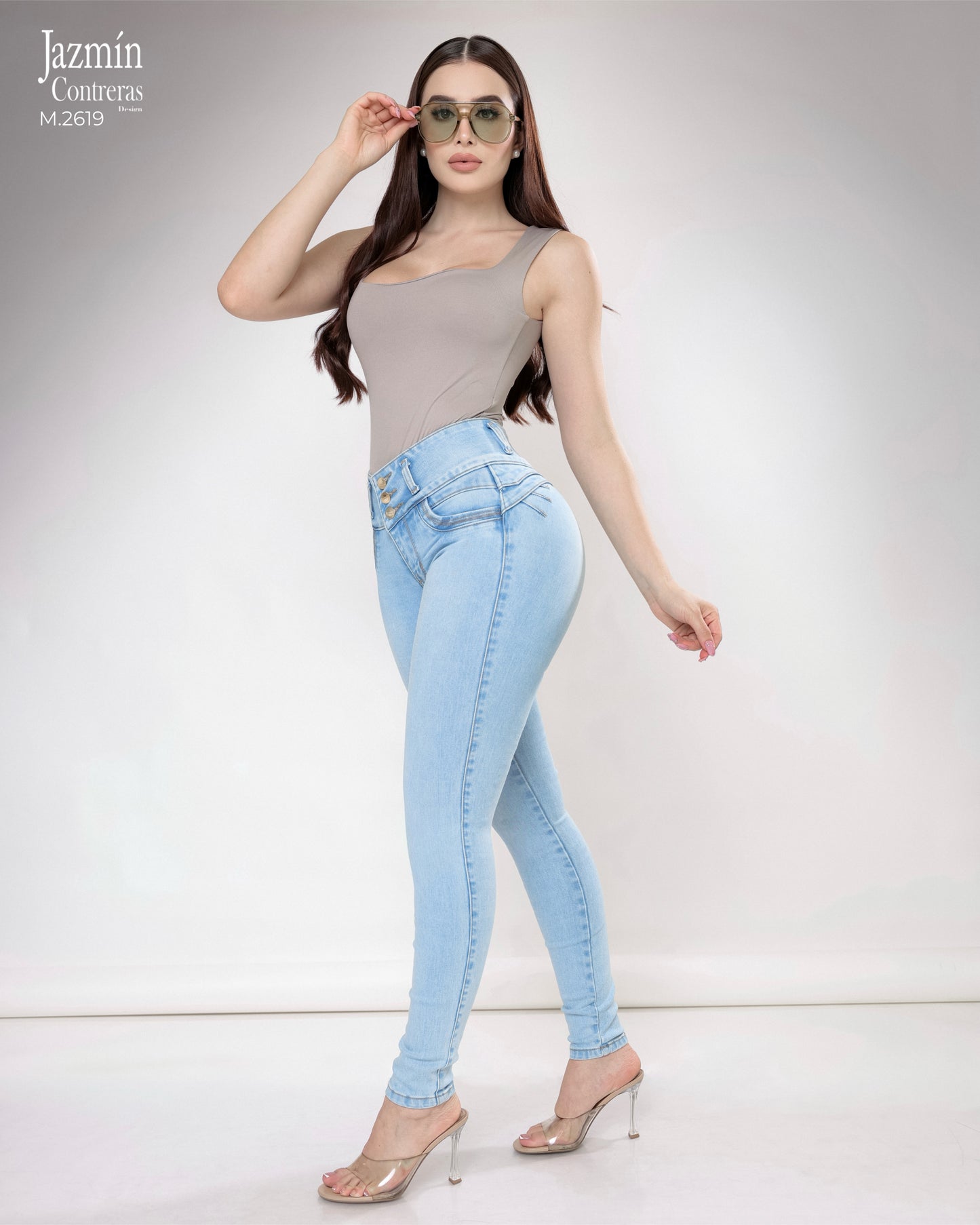 Jeans corte colombiano. 3 botones.