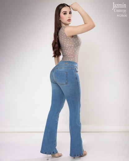 Jeans campana, colombiano, tiro medio.