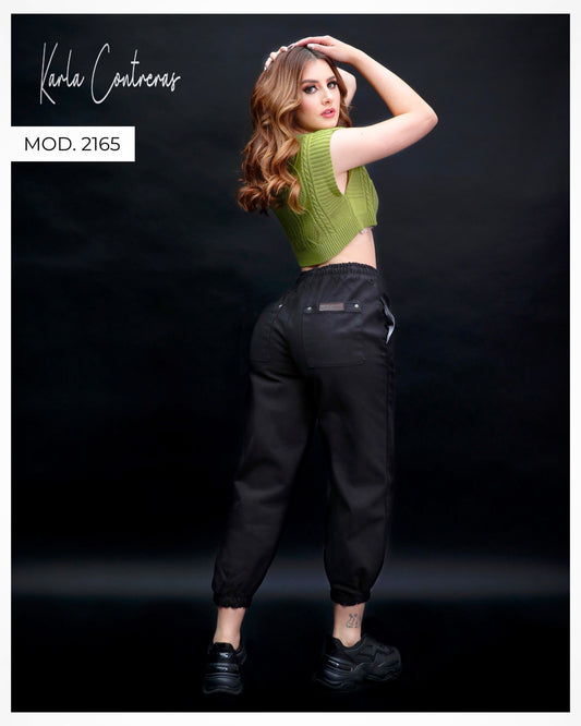 Jogger negro, oversize.
