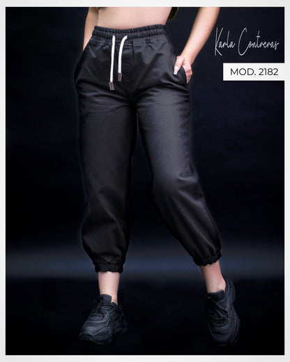 Jogger negro, oversize.