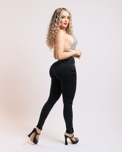 Jeans corte colombiano, con 2 botones en bastilla