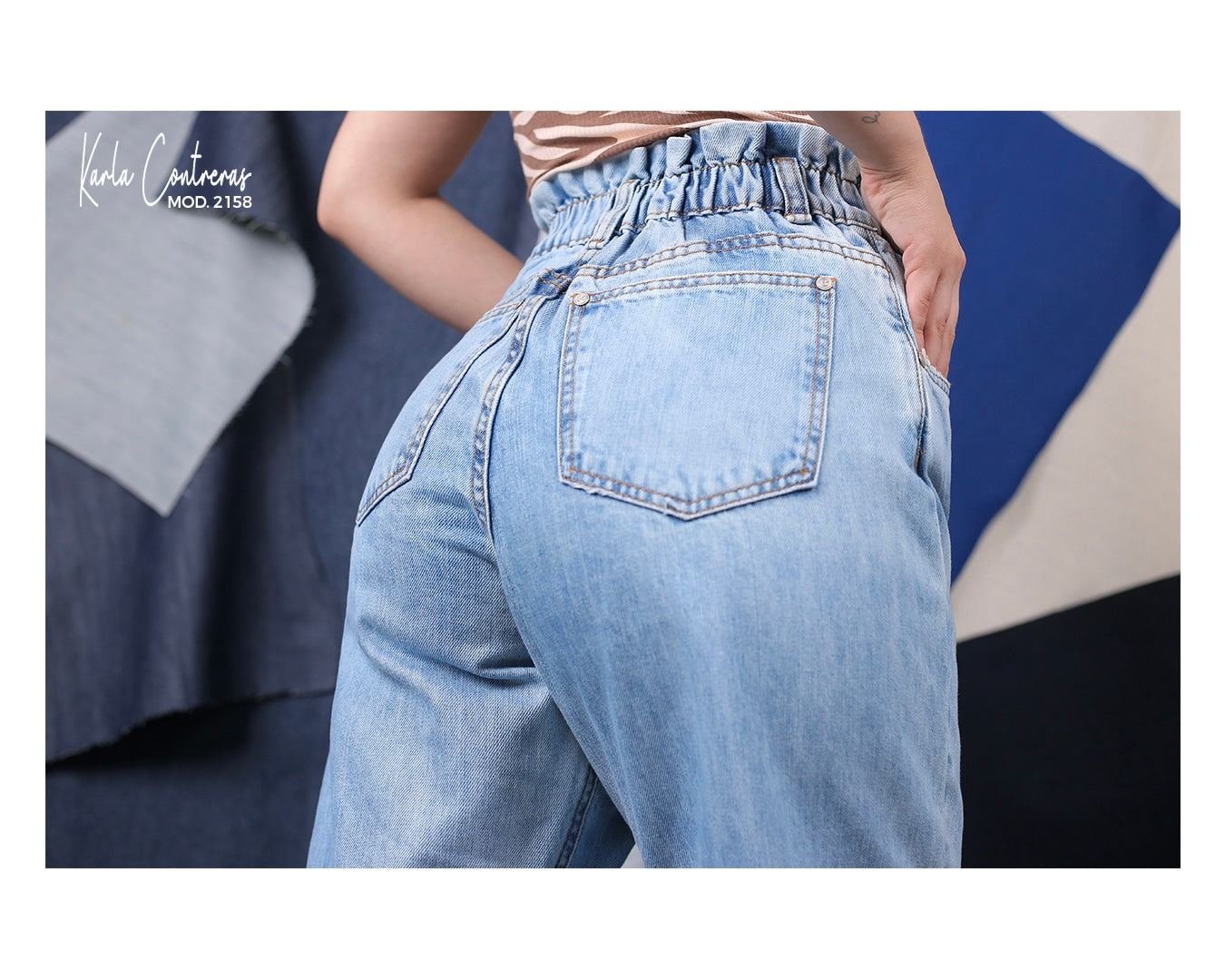 Jeans momfit, con resorte en pretina.