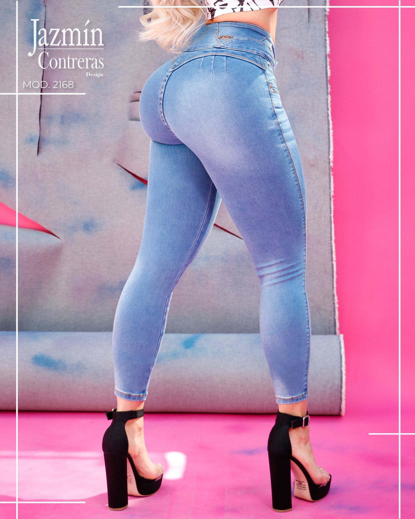 Jeans corte colombiano, con diseño en pretina