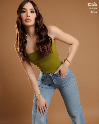 Jeans recto, ajustable en pretina.