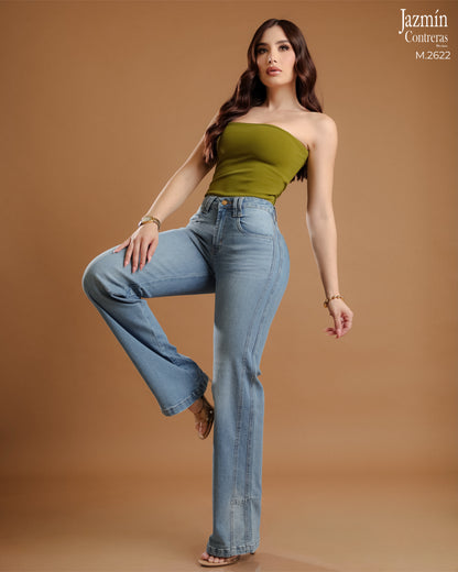 Jeans recto, ajustable en pretina.